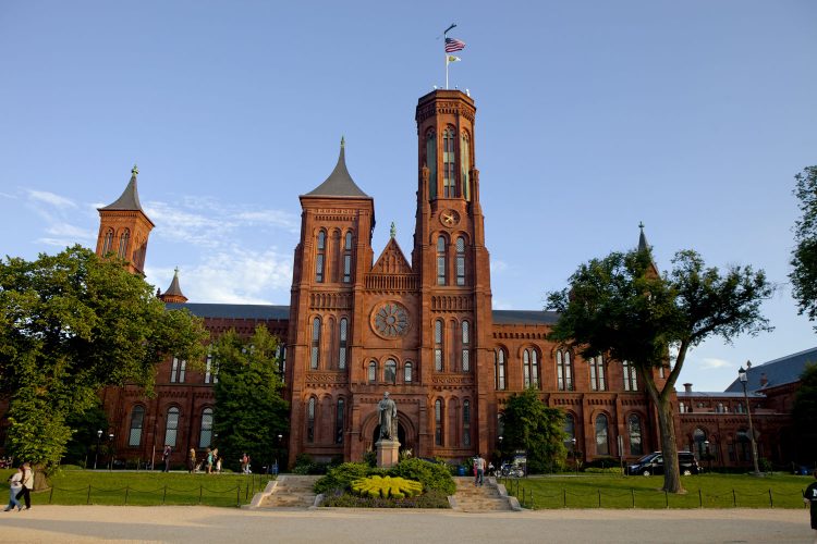 Fassade des Smithsonian Castle