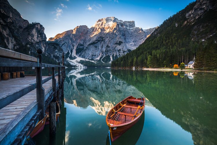 Boot auf dem Pragser Wildsee