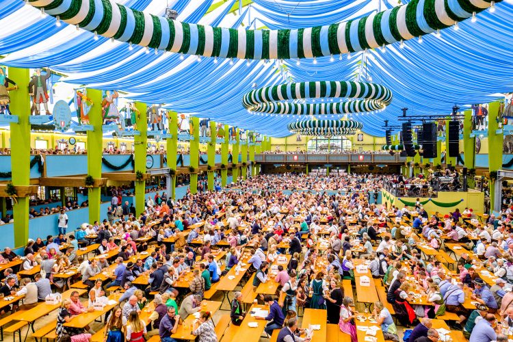 Festzelt auf dem Oktoberfest 