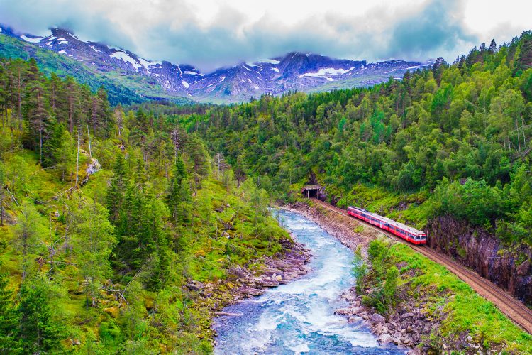 Durch die wilde Landschaft Norwegens