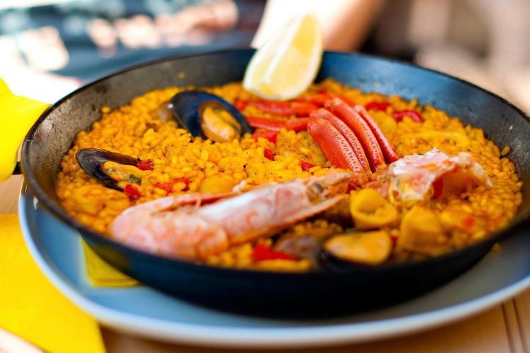 Paella mit Meeresfürchten