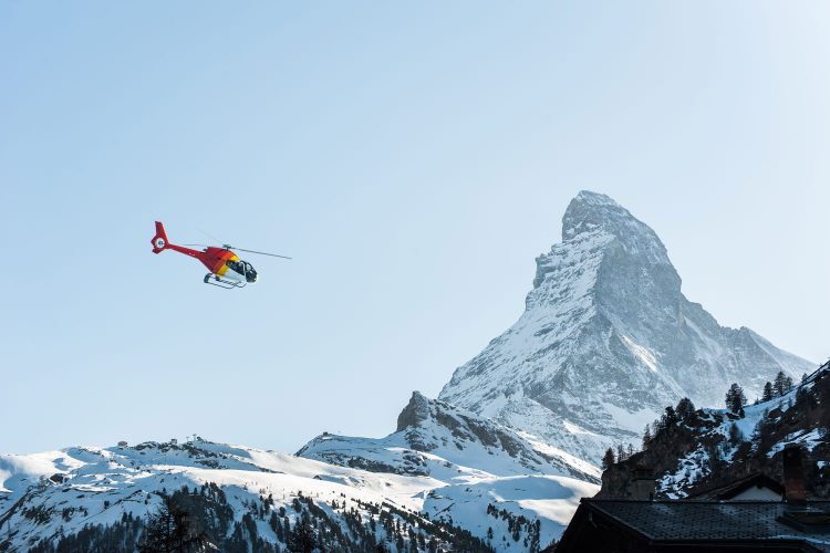 Das Matterhorn aus der Luft bewundern