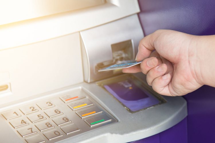 Vorsicht am Geldautomaten