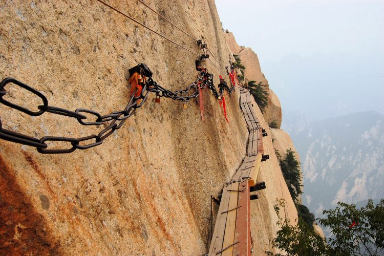 Riskante Wanderung am Mount Hua