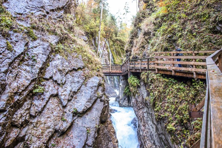 Steg entlang der Wimbachklamm