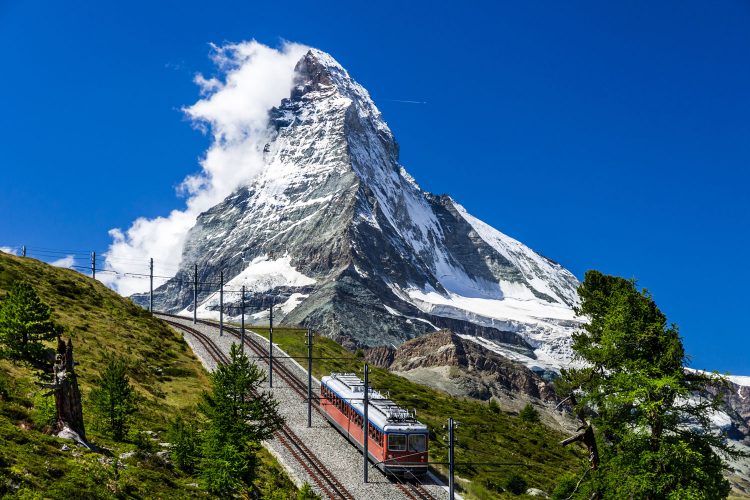 Mit der Gornergrat Bahn ein grandioses Matterhornpanorama erleben