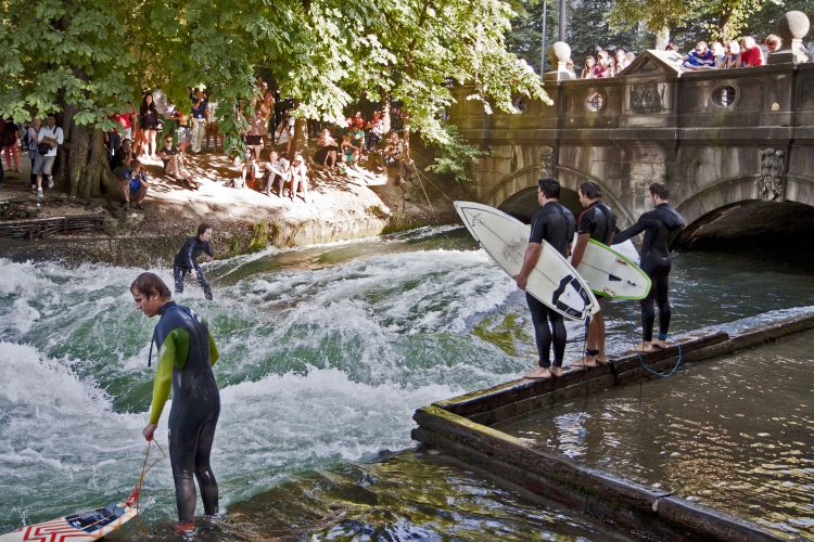 Surfer am Eisbach