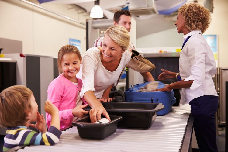 Familien brauchen meist länger am Check