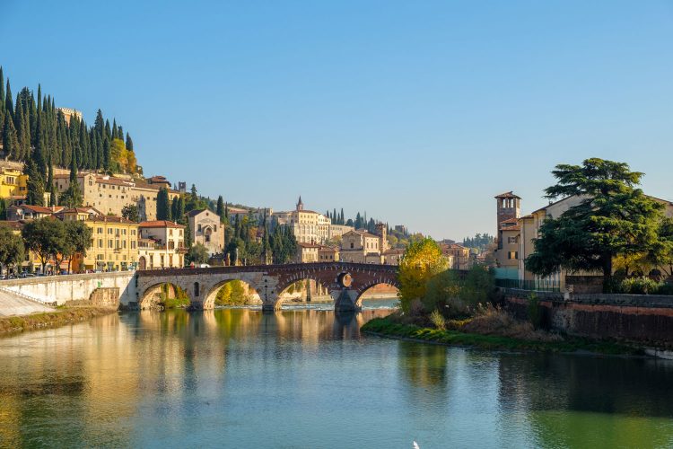 Ponte Pietra Brücke in Verona