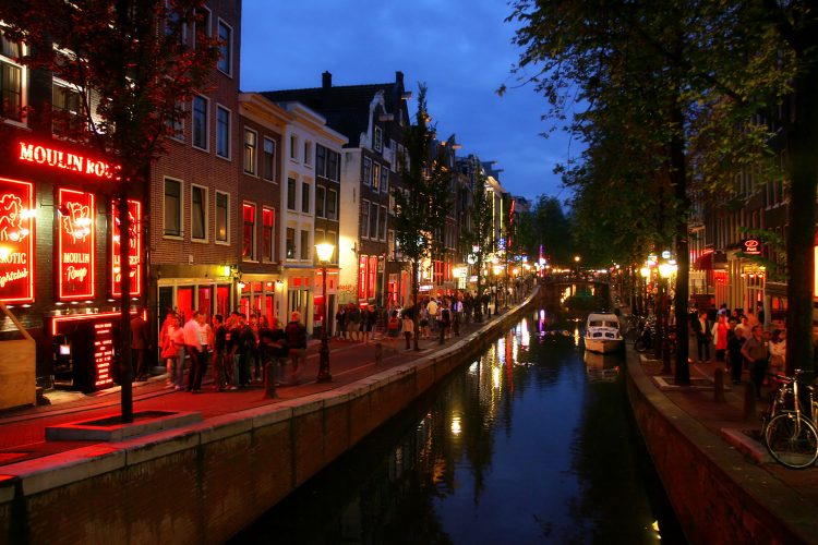 Das berühmt berüchtigte Rotlichtviertel in Amsterdam