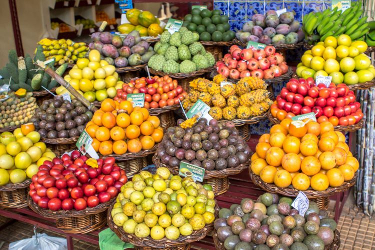 Weihnachtsmarkt mal anders: Bei der Noite do Mercado bis in die Nacht einkaufen