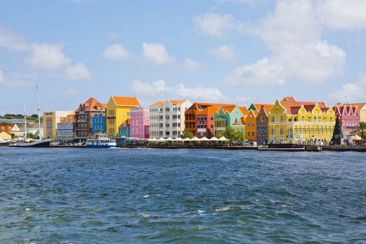 Die bunten Häuser von Willemstad auf Curacao