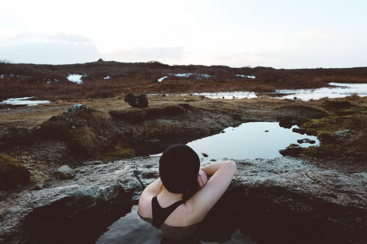 Auf Island gibt es etliche heiße Quellen zum Baden