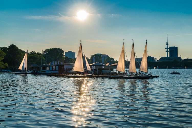 Segelboote auf der Alster